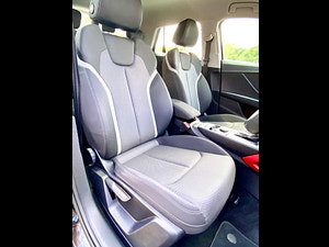 Audi Q2 thumbnail