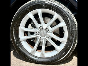 Audi Q3 thumbnail