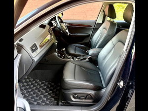 Audi Q3 thumbnail