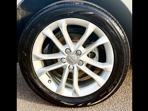 Audi Q3 thumbnail