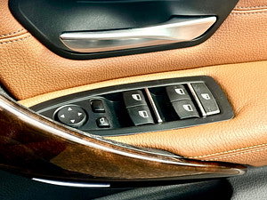BMW 3 Series thumbnail