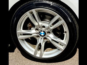 BMW 3 Series thumbnail