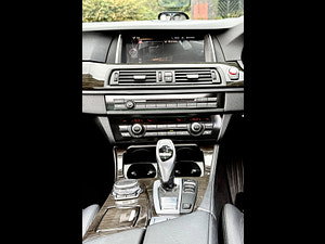 BMW 5 Series thumbnail