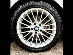 BMW 5 Series thumbnail