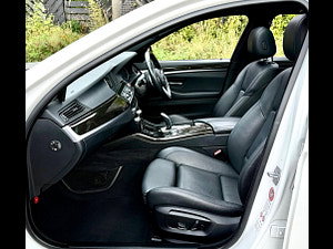 BMW 5 Series thumbnail