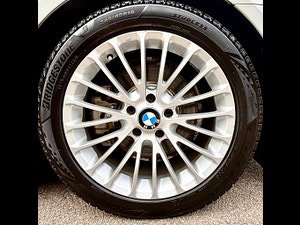 BMW 5 Series thumbnail