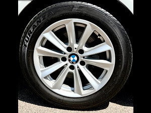 BMW 5 Series thumbnail