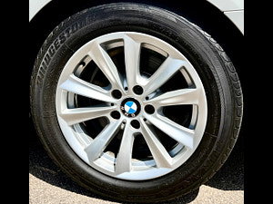 BMW 5 Series thumbnail