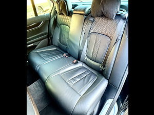 BMW 7 Series thumbnail