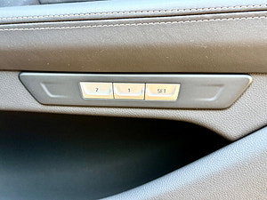 BMW 7 Series thumbnail