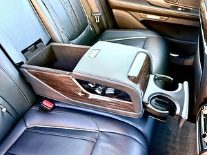 BMW 7 Series thumbnail