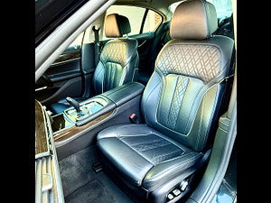 BMW 7 Series thumbnail