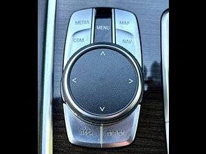 BMW 7 Series thumbnail