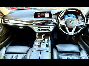 BMW 7 Series thumbnail
