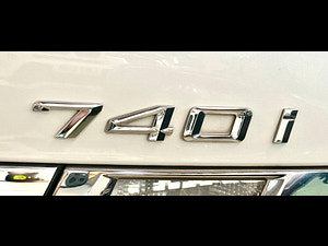 BMW 7 Series thumbnail