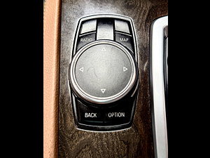 BMW 7 Series thumbnail