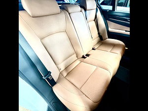 BMW 7 Series thumbnail
