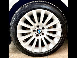 BMW 7 Series thumbnail