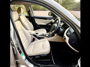 BMW X1 thumbnail
