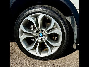 BMW X5 thumbnail
