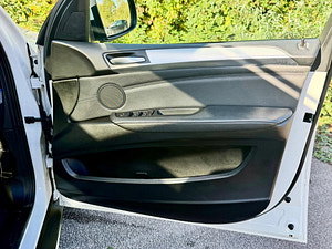 BMW X5 thumbnail
