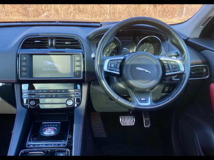 Jaguar F-PACE thumbnail