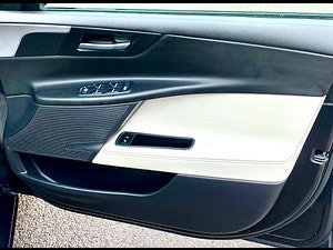 Jaguar XE thumbnail
