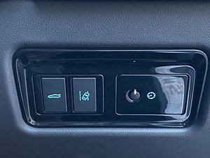 Jaguar XE thumbnail