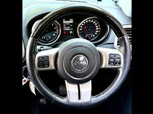 Jeep Grand Cherokee thumbnail