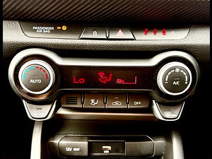 Kia Stonic thumbnail