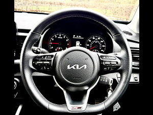 Kia Stonic thumbnail