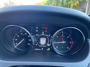 Land Rover Discovery Sport thumbnail