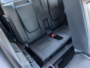 Land Rover Discovery Sport thumbnail