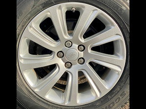 Land Rover Discovery Sport thumbnail