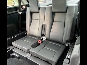 Land Rover Discovery Sport thumbnail