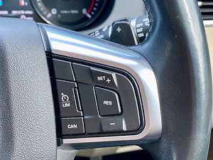 Land Rover Discovery Sport thumbnail