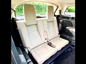 Land Rover Discovery Sport thumbnail