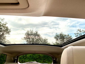 Land Rover Discovery Sport thumbnail
