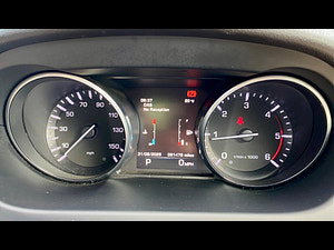 Land Rover Discovery Sport thumbnail