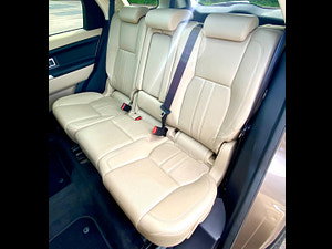 Land Rover Discovery Sport thumbnail