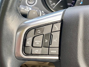 Land Rover Discovery Sport thumbnail
