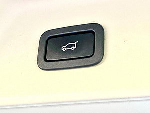 Land Rover Range Rover thumbnail