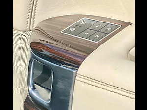Land Rover Range Rover thumbnail