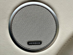 Land Rover Range Rover thumbnail