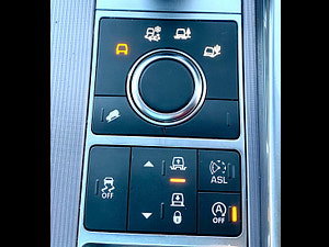 Land Rover Range Rover Sport thumbnail
