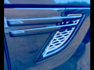 Land Rover Range Rover Sport thumbnail