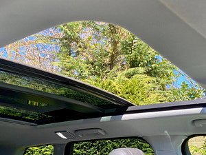 Land Rover Range Rover Sport thumbnail
