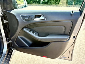 Mercedes-Benz B Class thumbnail