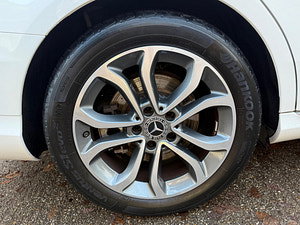 Mercedes-Benz C Class thumbnail