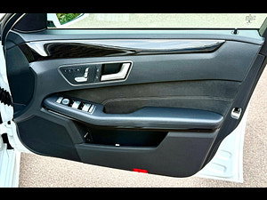 Mercedes-Benz E Class thumbnail